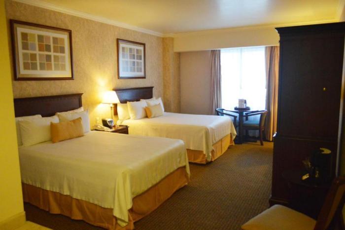 Best Western Plus Nuevo Laredo Inn & Suites Szoba fotó