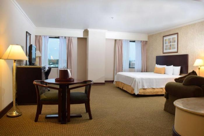 Best Western Plus Nuevo Laredo Inn & Suites Szoba fotó